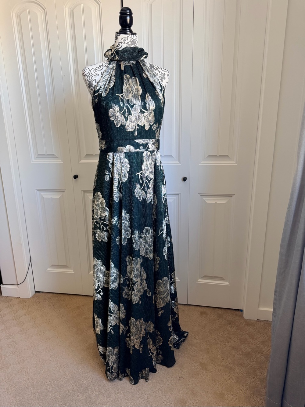 Betsy & Adam Crinkle Foil Halter Dress size 10